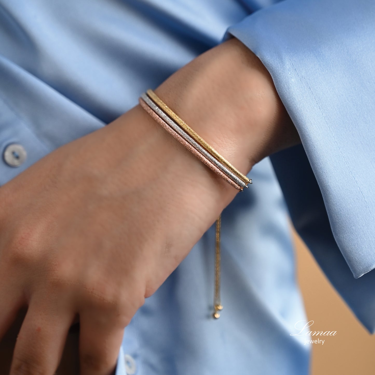 18k GOLD BANGLE