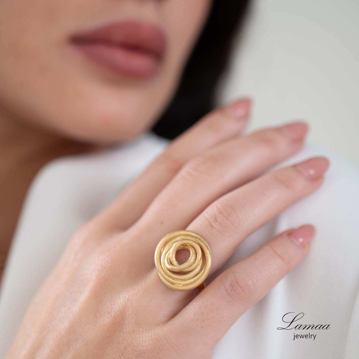 18KT GOLD RING