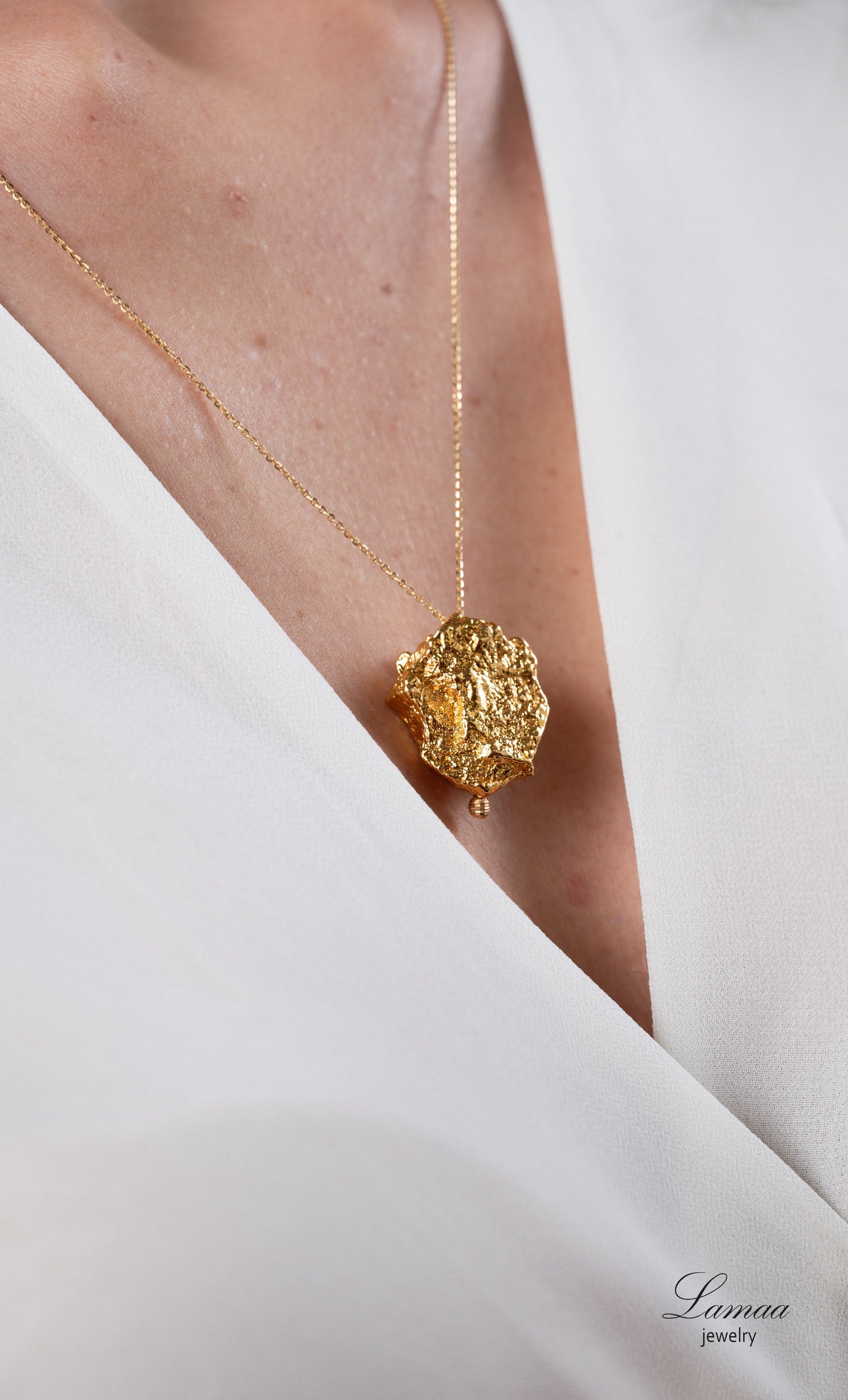 18KT GOLD NECKLACE