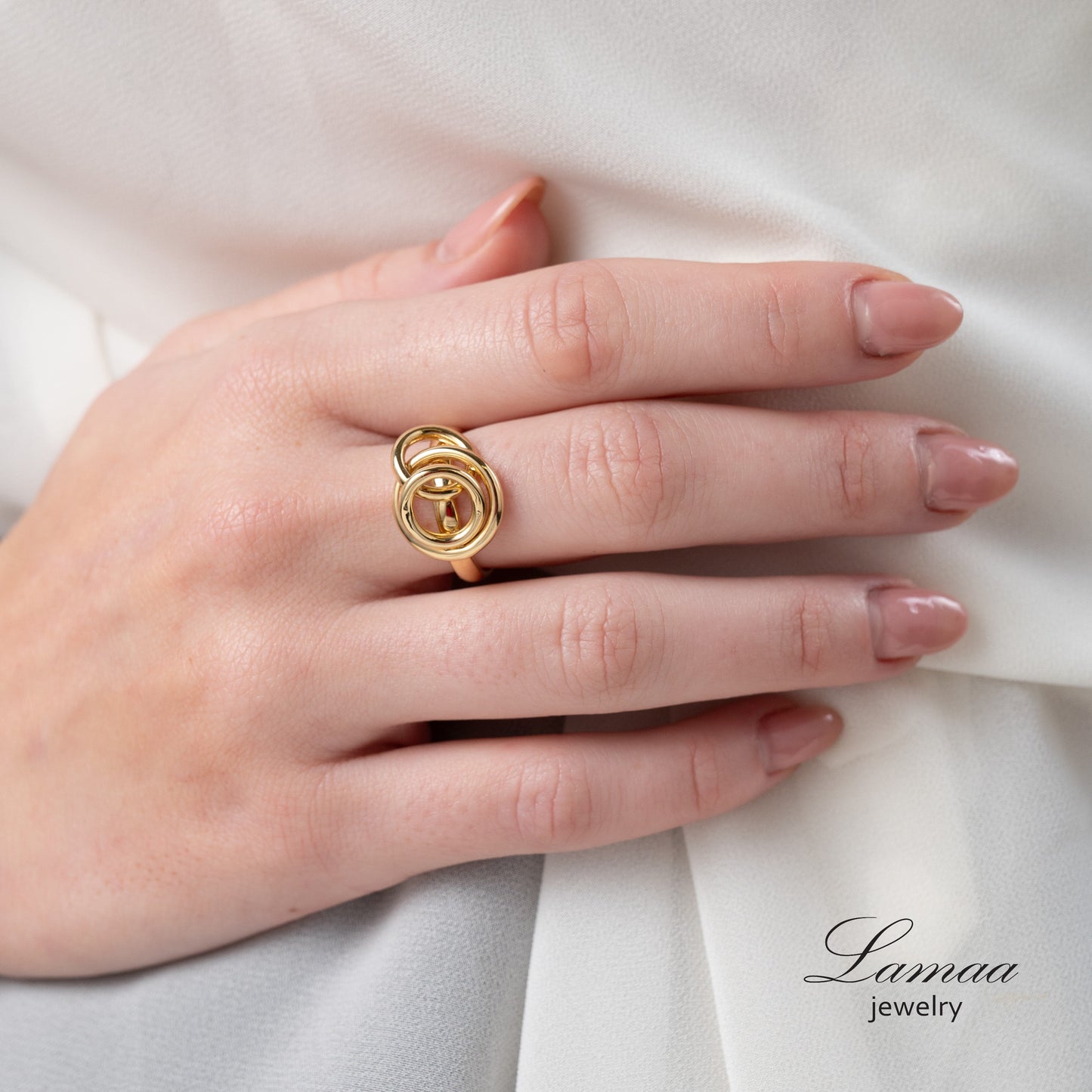 18KT GOLD RING