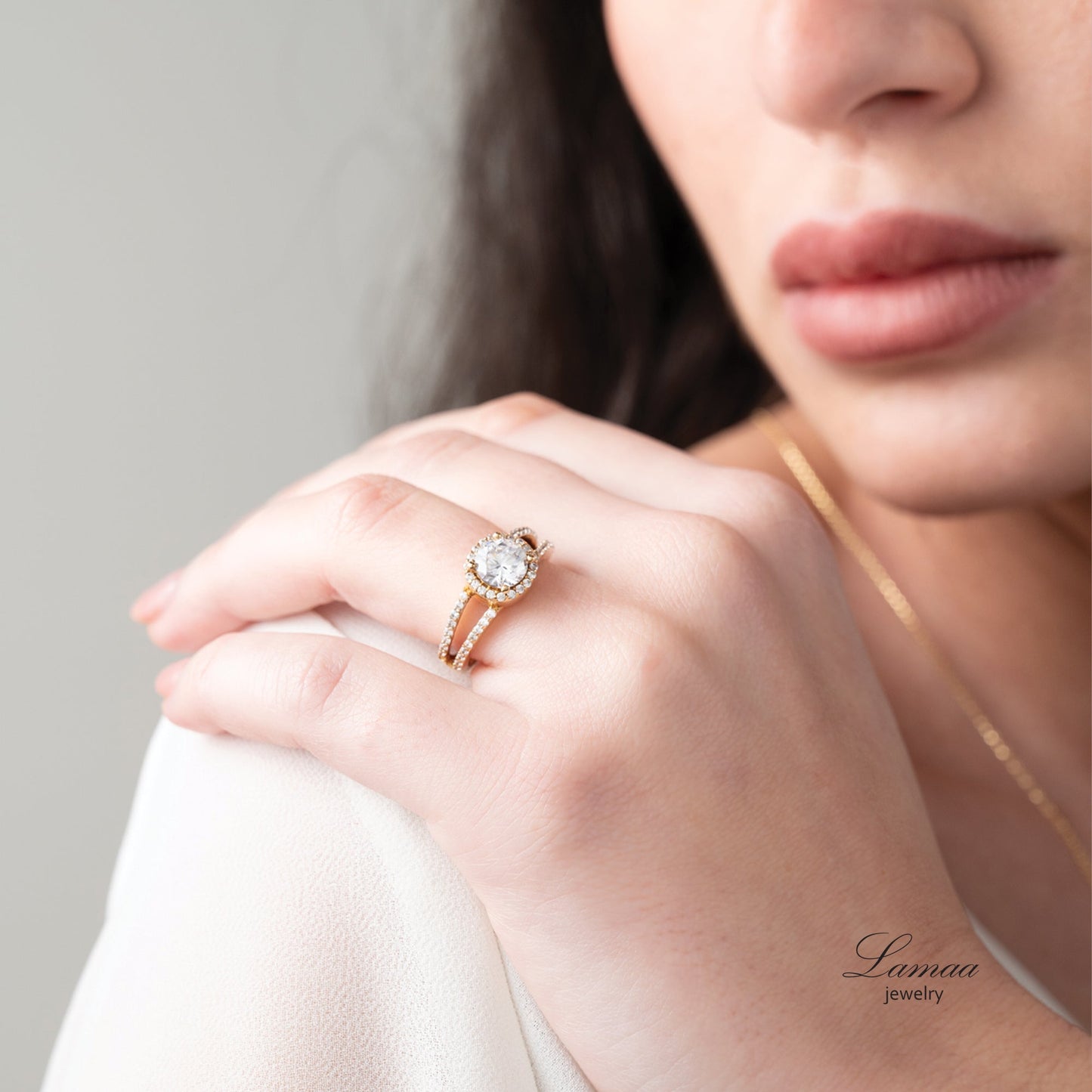 18KT GOLD RING