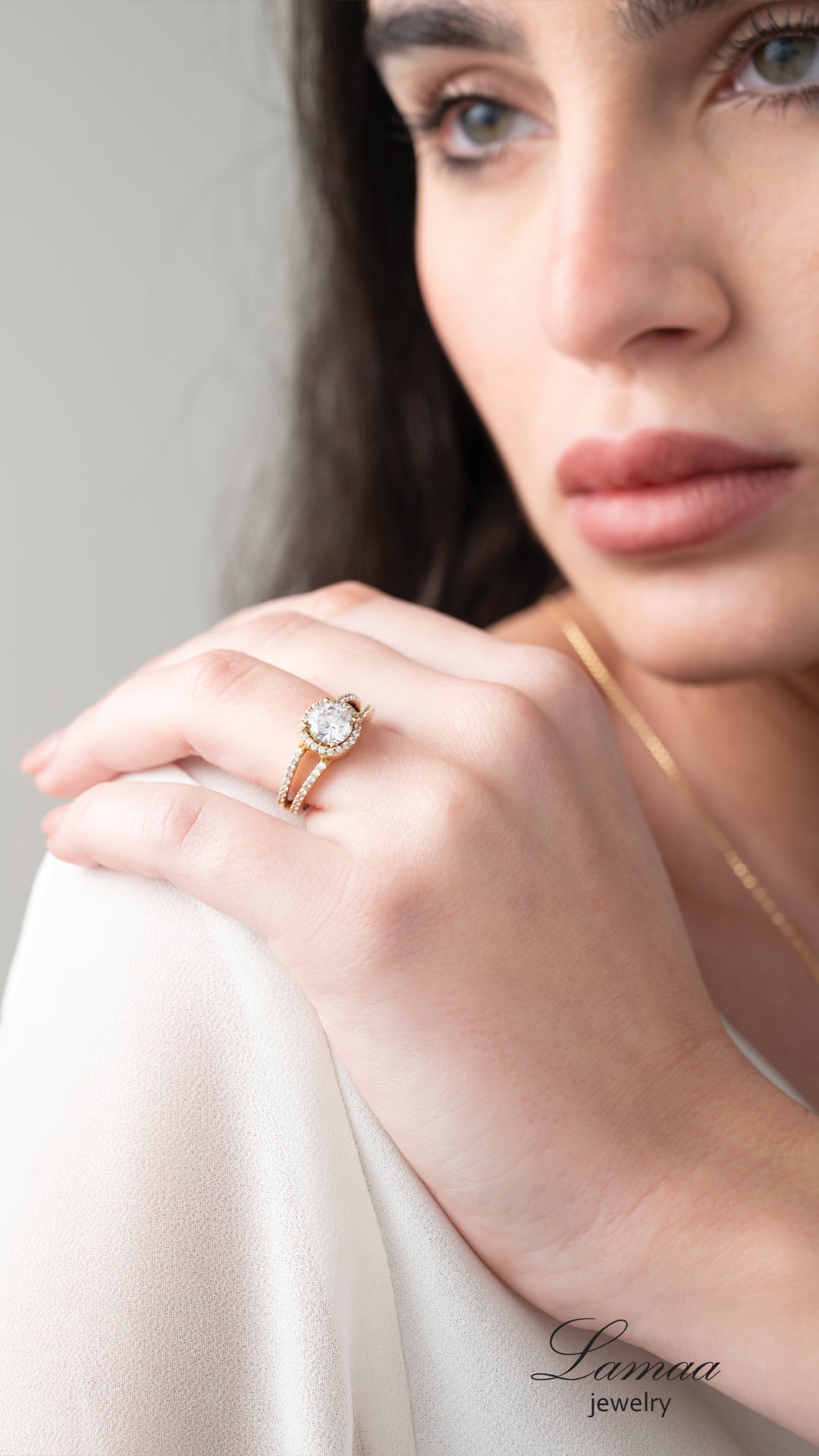 18KT GOLD RING