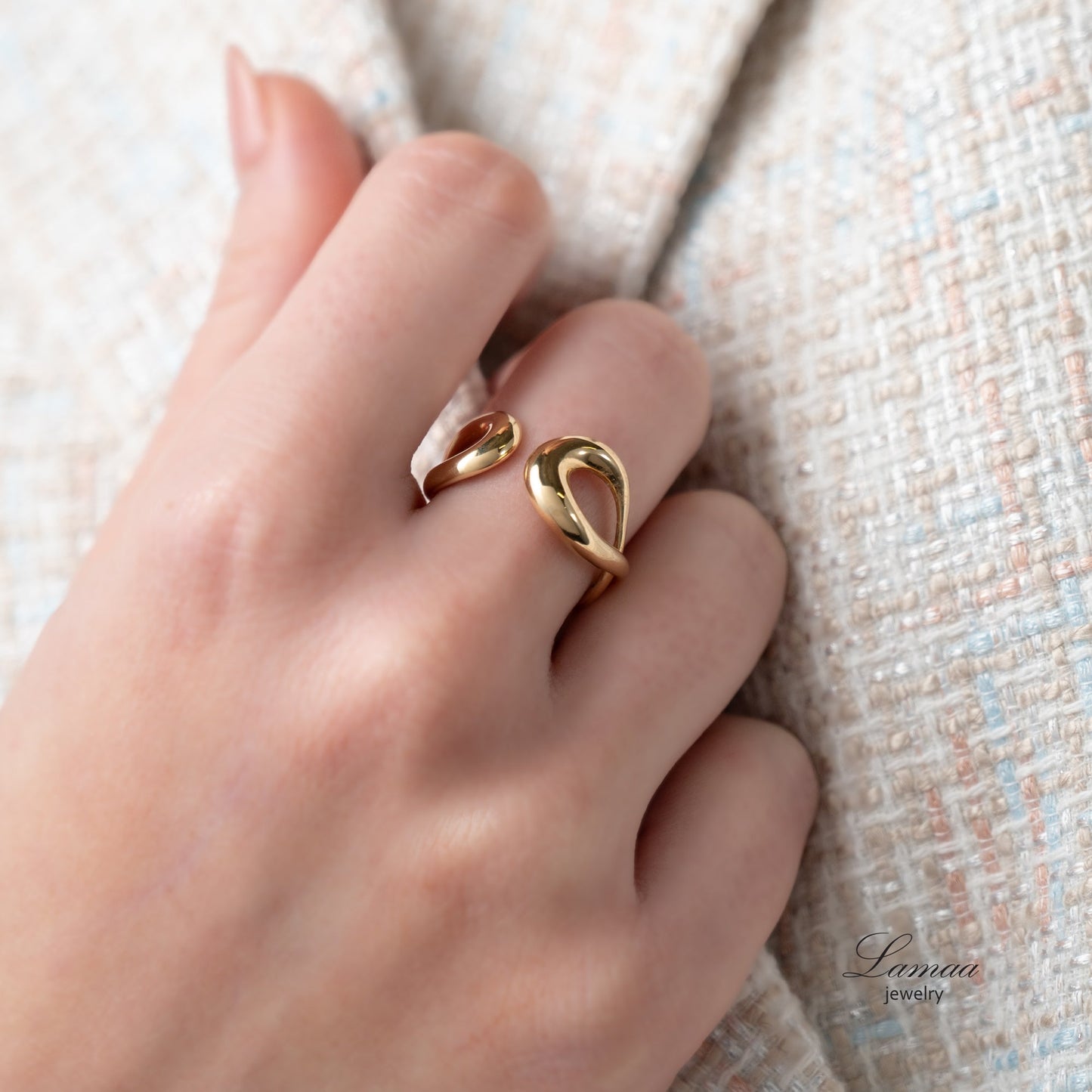 18KT GOLD RING