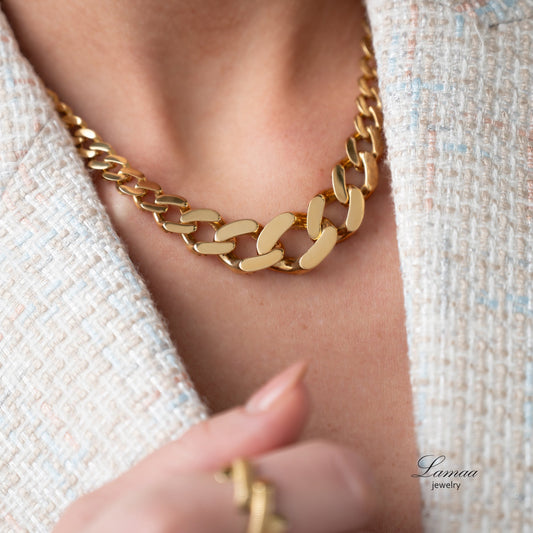 18KT GOLD NECKLACE