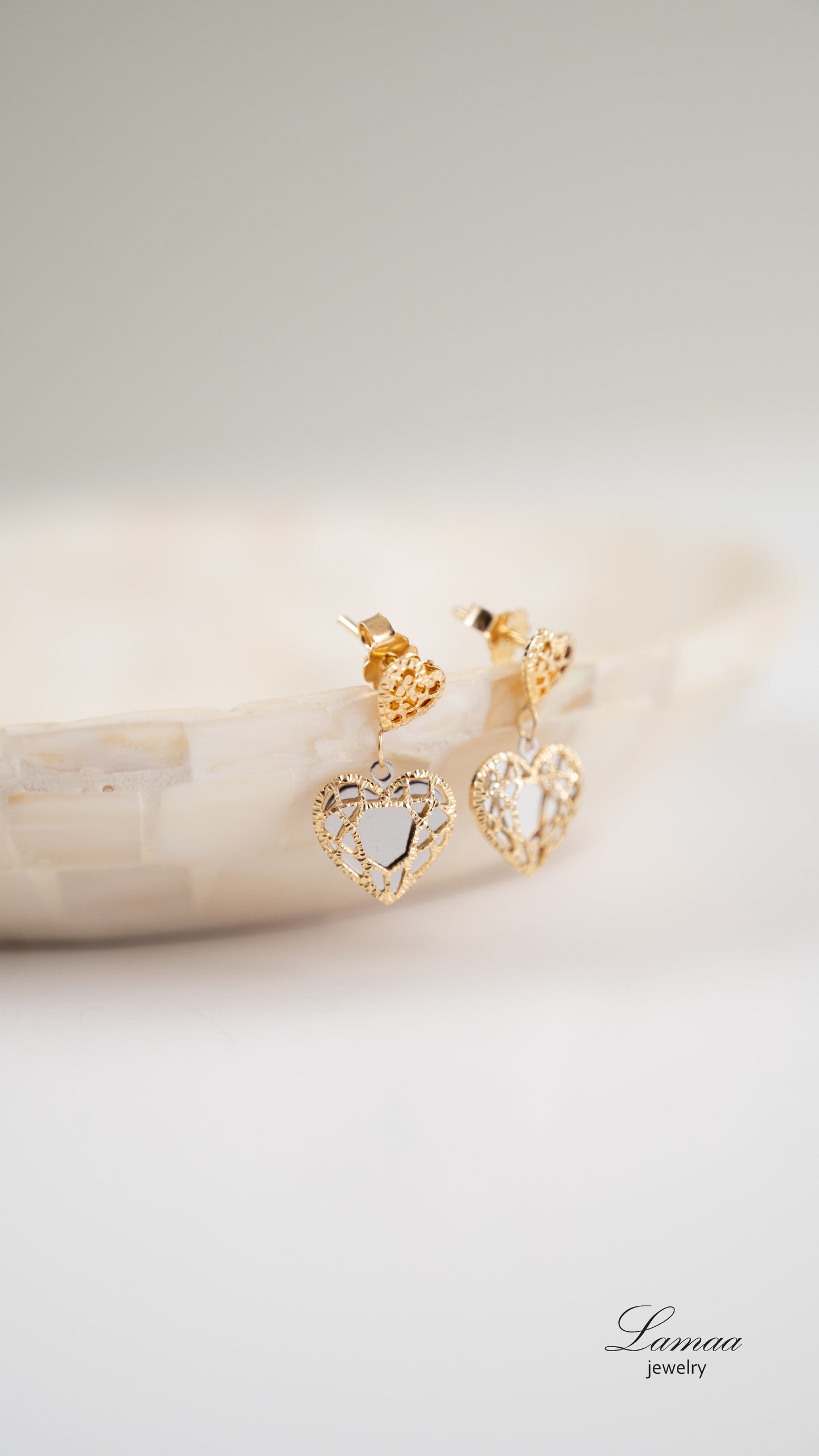 18KT GOLD EARRINGS