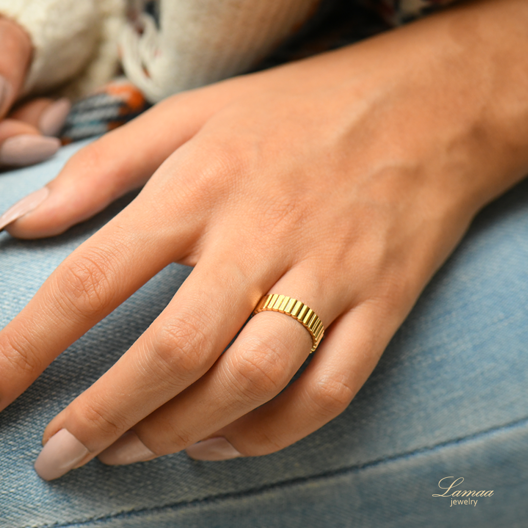 18K GOLD RING