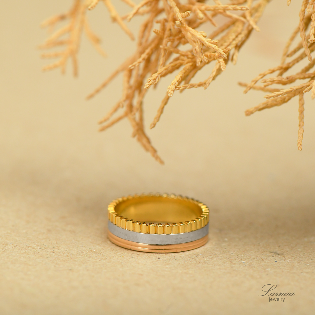 18K GOLD RING