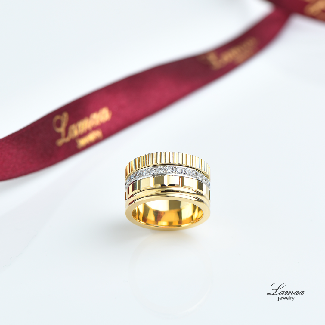 18K GOLD RING