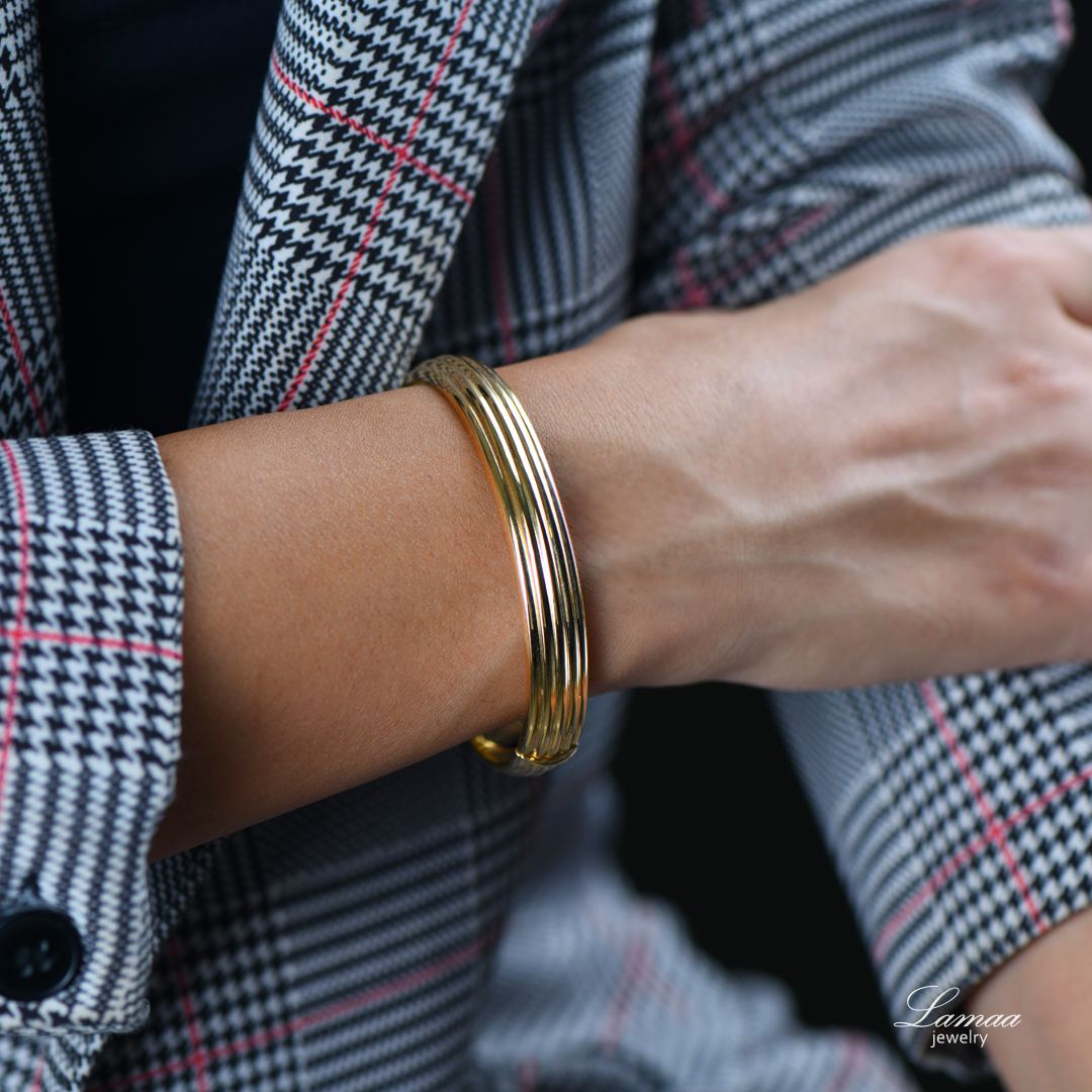 18K GOLD BANGLE