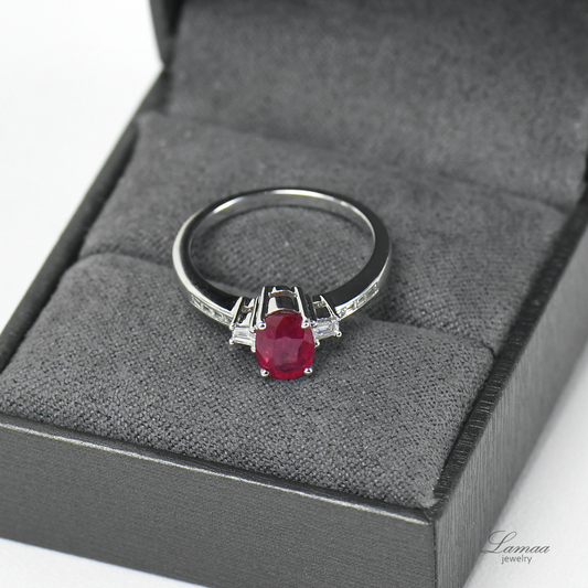 DIAMOND 18KT GOLD RING