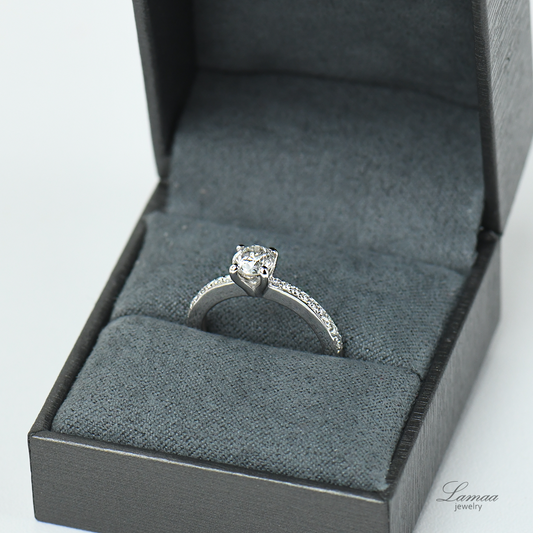 18K WHITE GOLD DIAMOND SOLITAIRE
