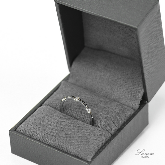 DIAMOND 18K GOLD RING