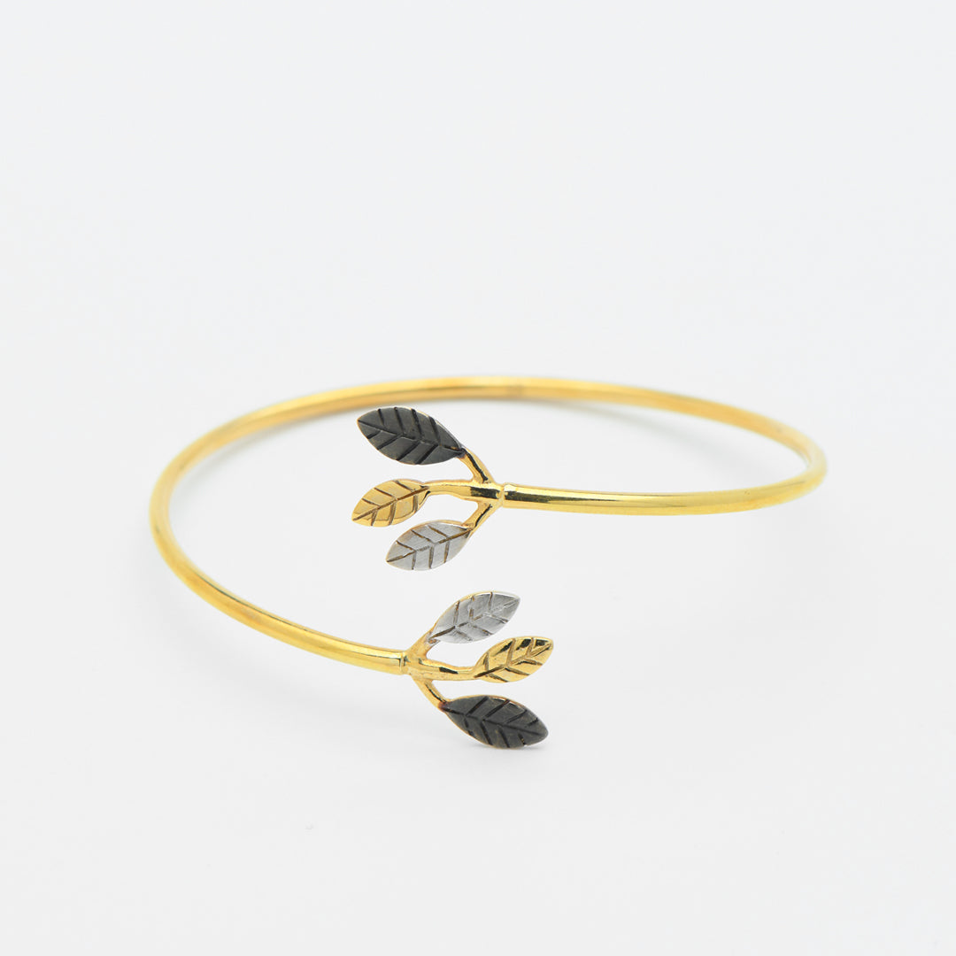 18K GOLD BANGLE