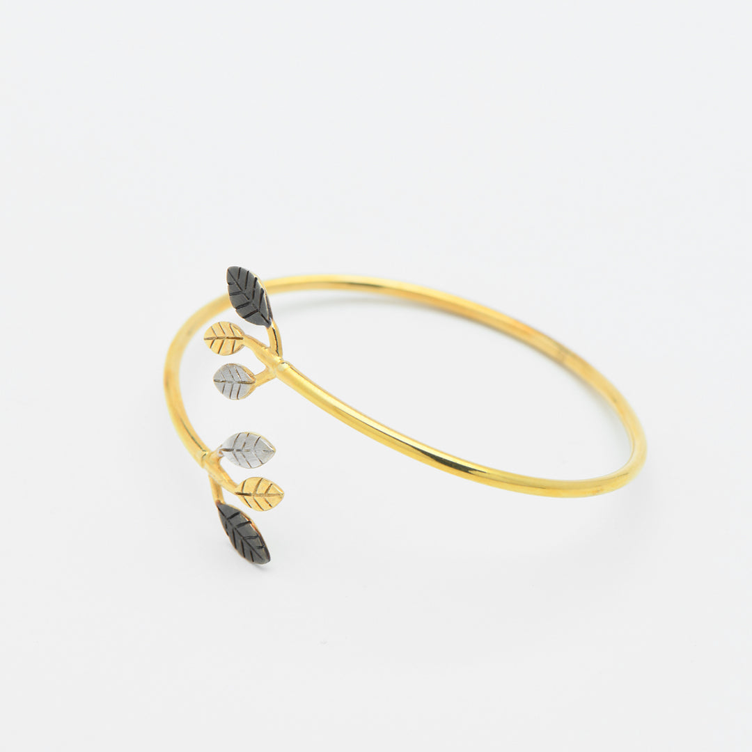 18K GOLD BANGLE