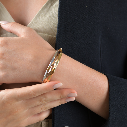 18K GOLD BANGLE