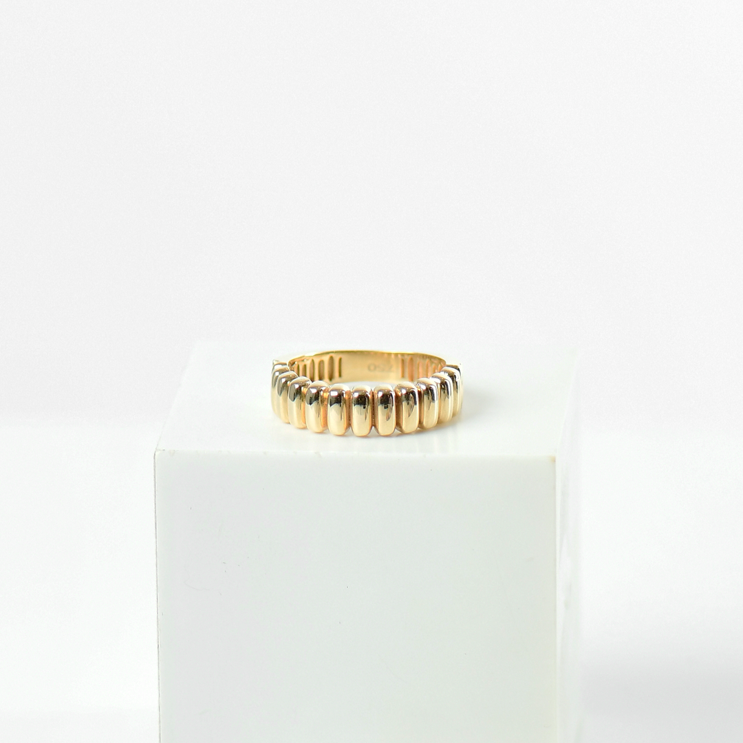 18K GOLD RING