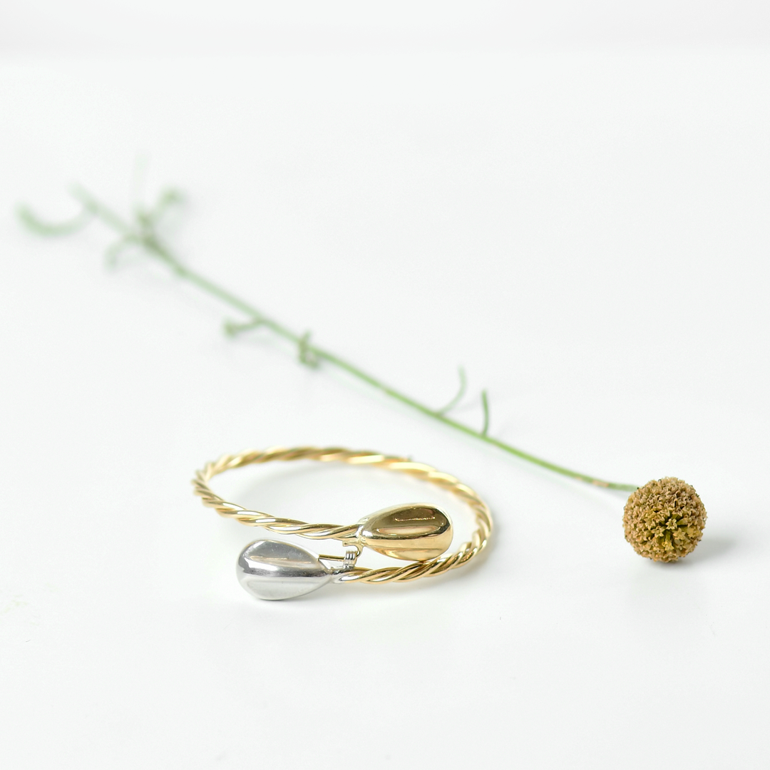 18K GOLD BANGLE
