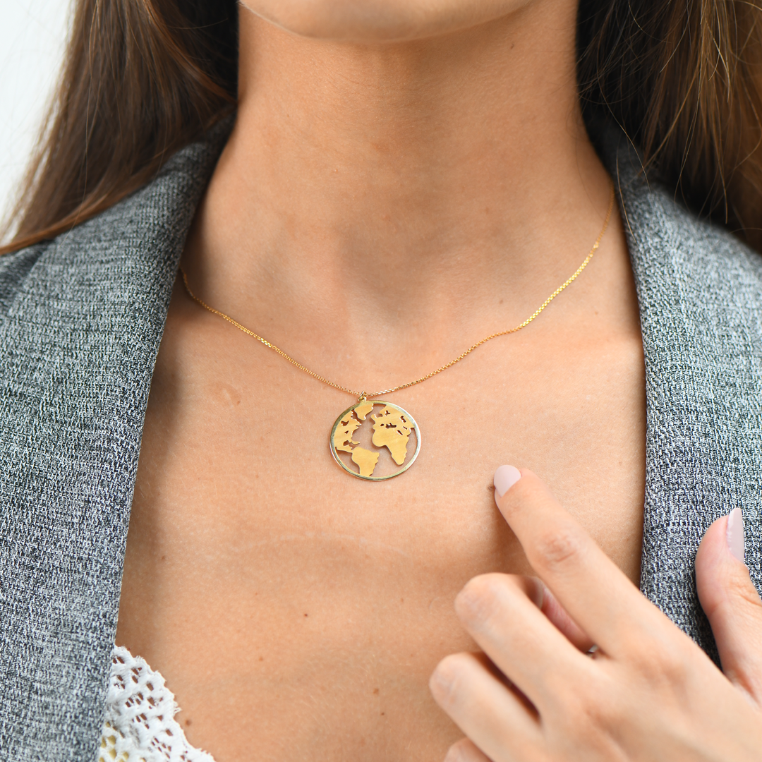 18K GOLD NECKLACE