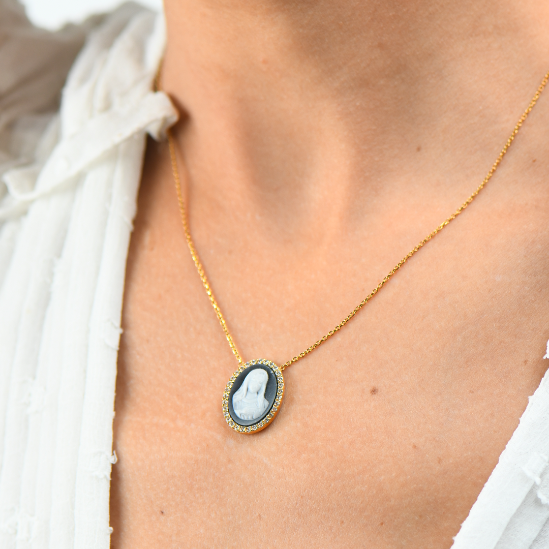 18K GOLD NECKLACE