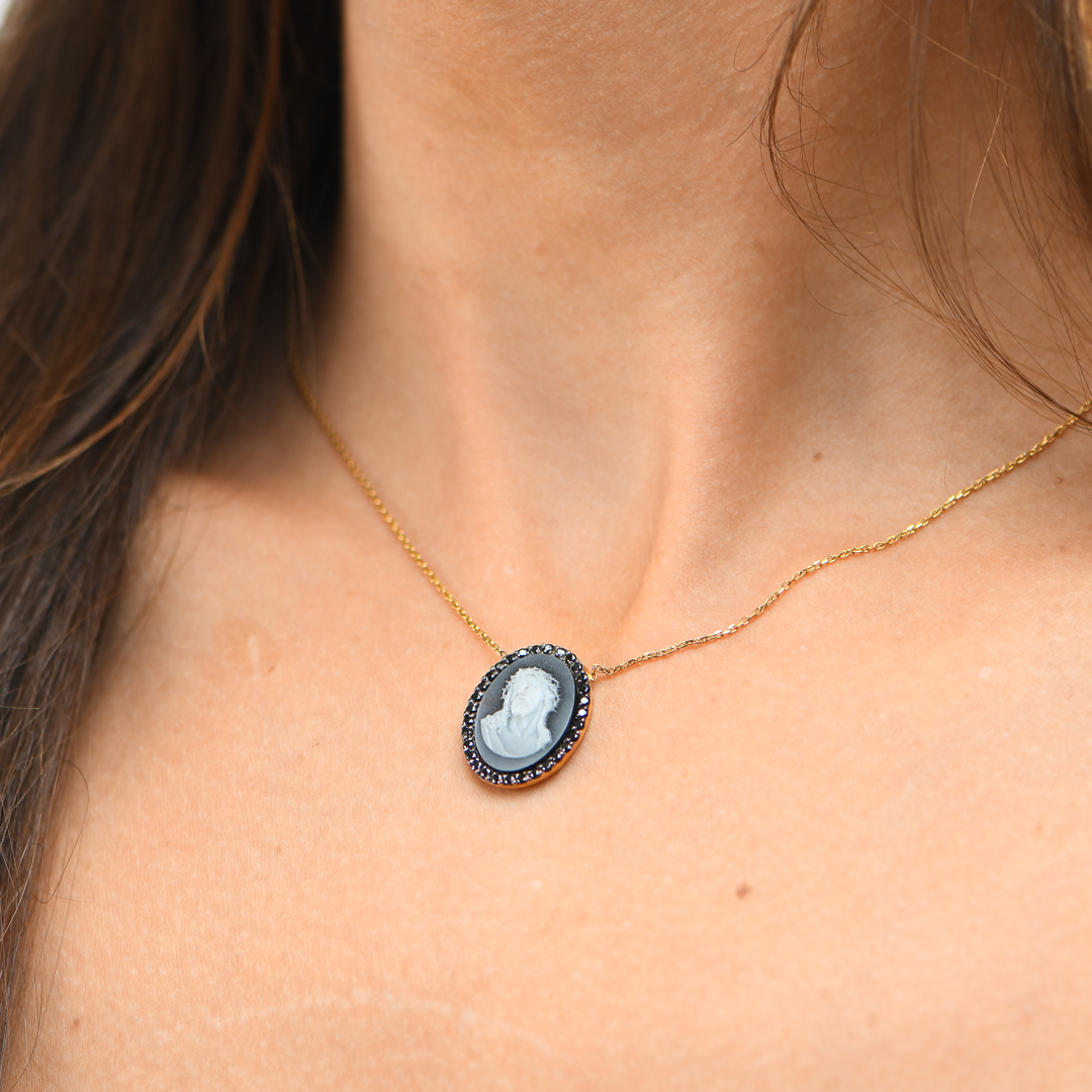 18K GOLD NECKLACE