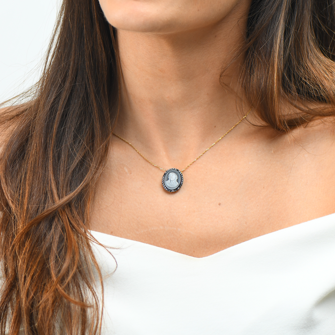 18K GOLD NECKLACE