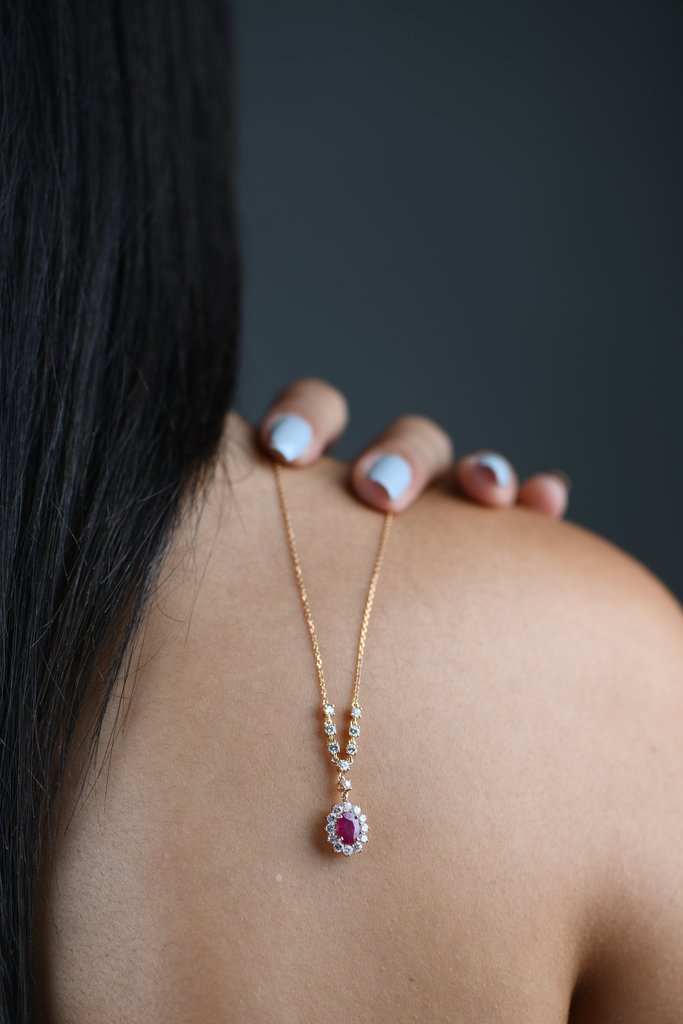 DIAMOND 18KT GOLD NECKLACE