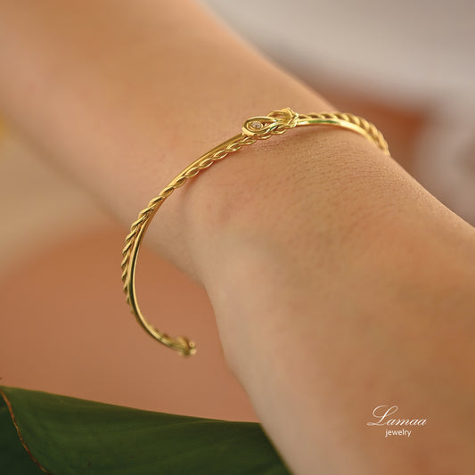 18K GOLD BANGLE