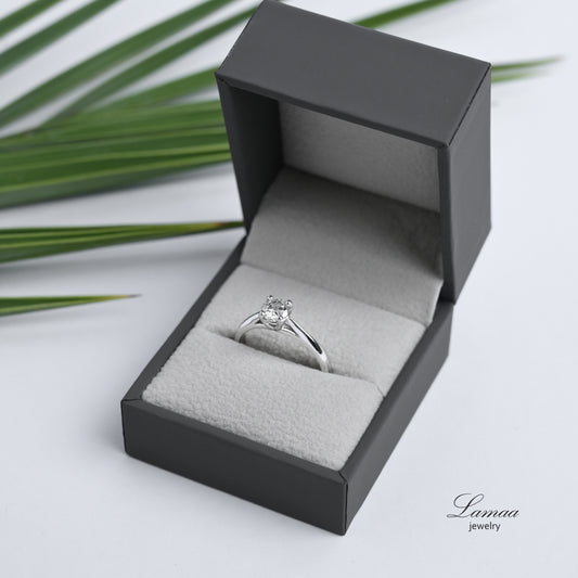 18K WHITE GOLD DIAMOND SOLITAIRE