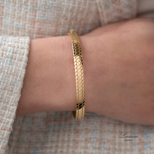 18KT GOLD BANGLE