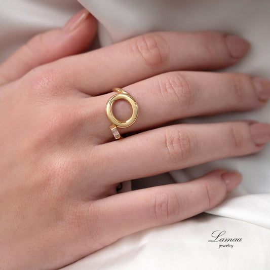 18KT GOLD RING