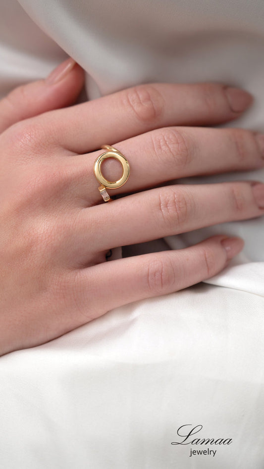 18KT GOLD RING