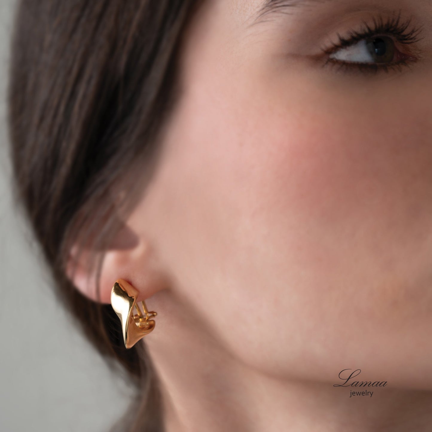 18KT GOLD EARRINGS