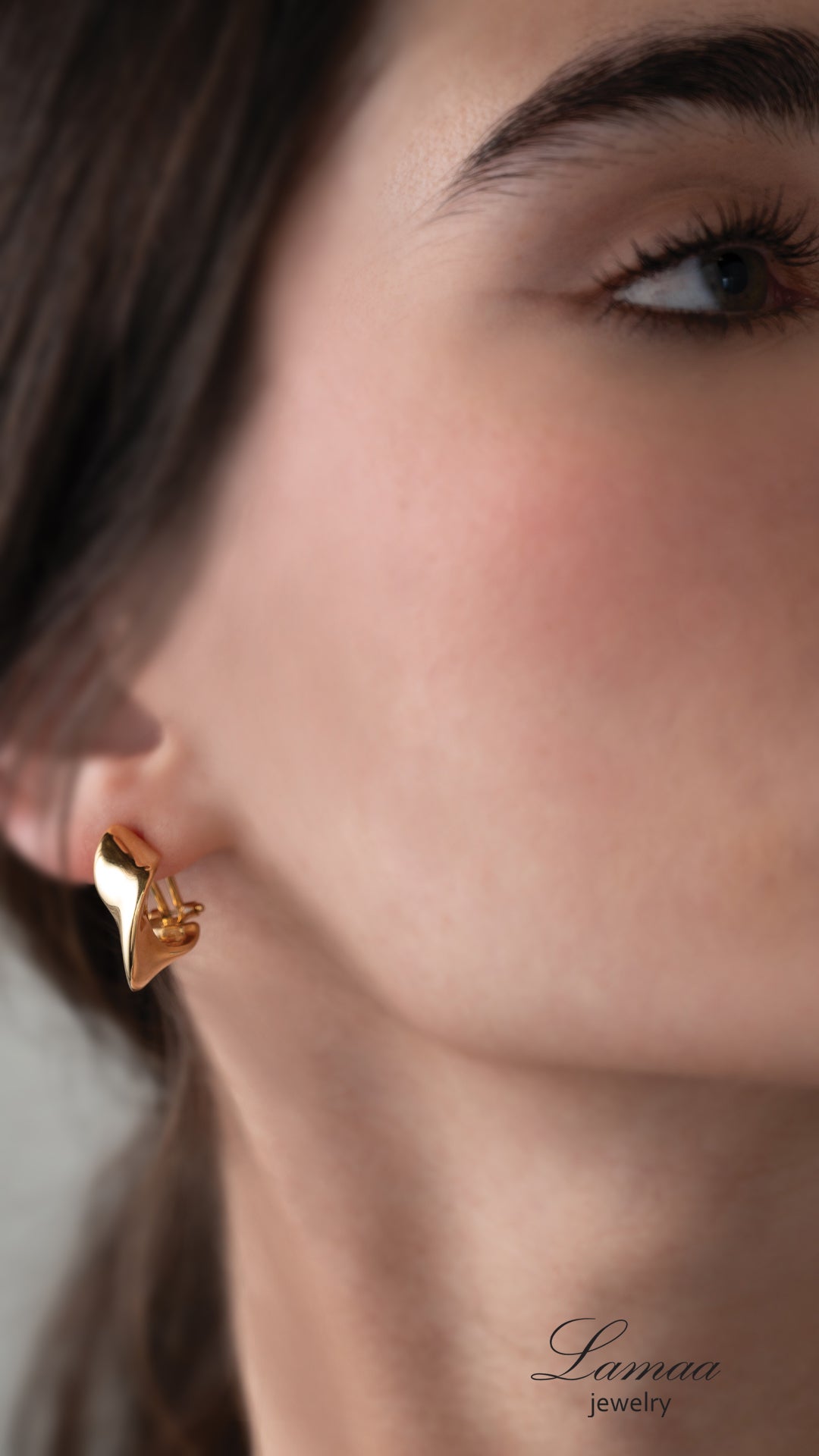 18KT GOLD EARRINGS