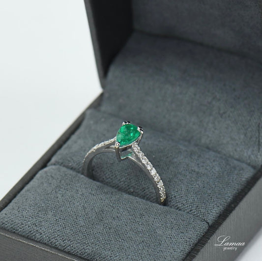 DIAMOND 18K GOLD RING