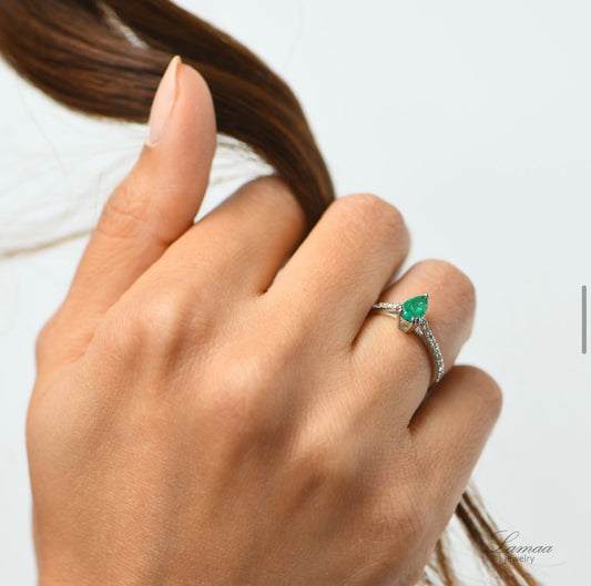 DIAMOND 18K GOLD RING