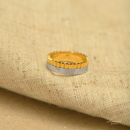 18K GOLD RING