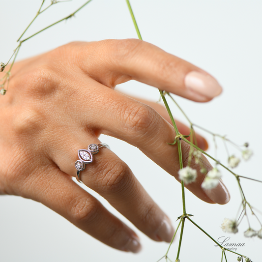 DIAMOND 18K GOLD RING