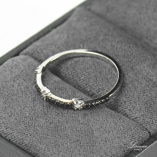 DIAMOND 18K GOLD RING