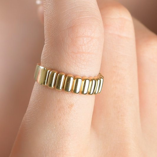 18K GOLD RING