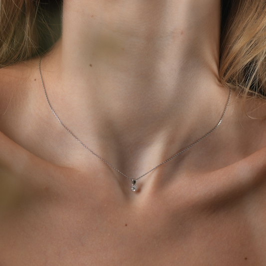 DIAMOND 18KT GOLD NECKLACE