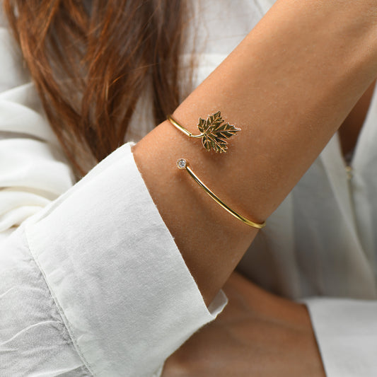 18K GOLD BANGLE