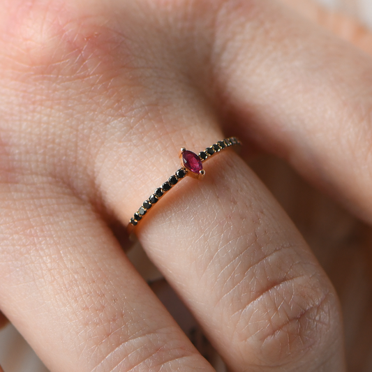 DIAMOND 18K GOLD RING